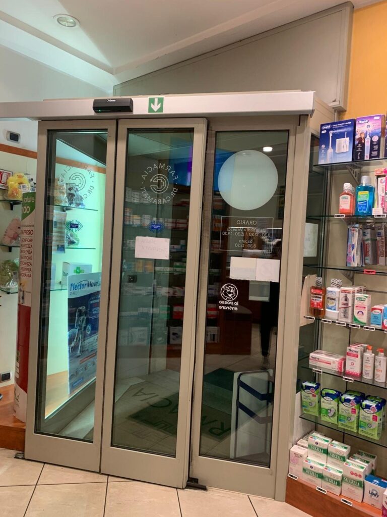 Porta automatica installata da Macrotec, realizzazione 9