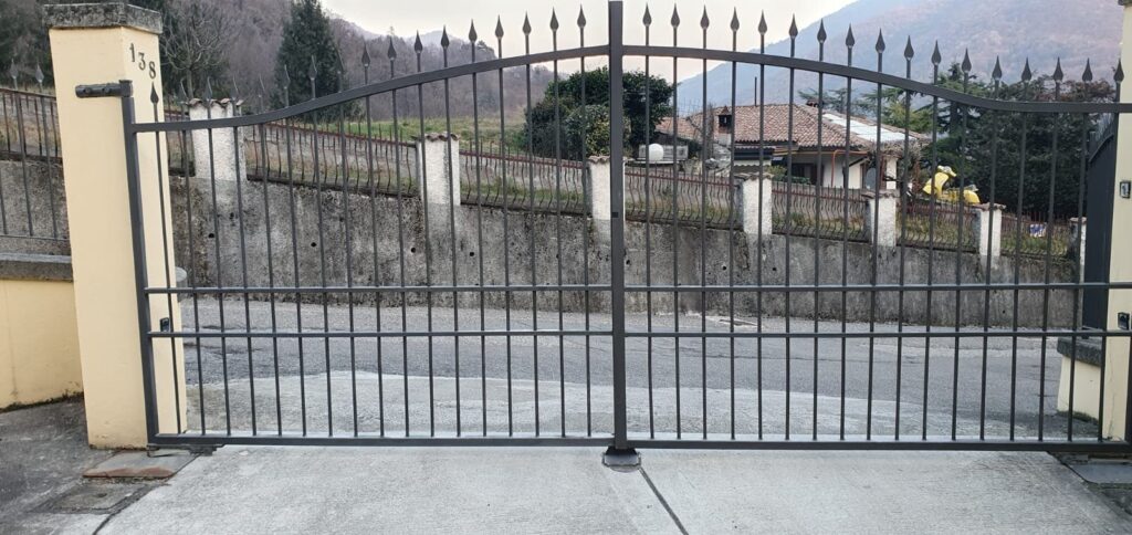 Cancello automatico installato da Macrotec, realizzazione 2