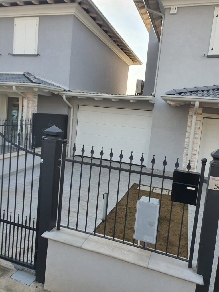 Cancello automatico installato da Macrotec, realizzazione 9