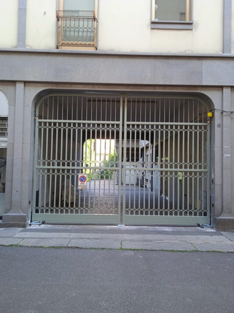 Cancello automatico installato da Macrotec, realizzazione 15