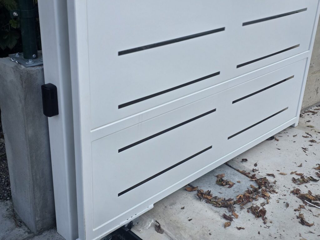 Porta sezionale Macrotec, vista dall'interno o dettaglio, realizzazione 28